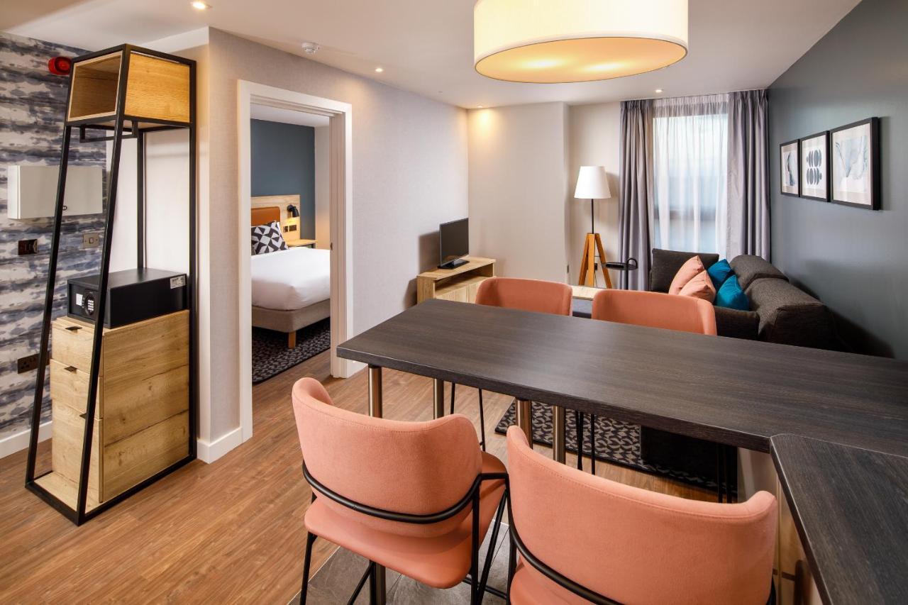 Aparthotel Adagio London Sutton Point Bagian luar foto